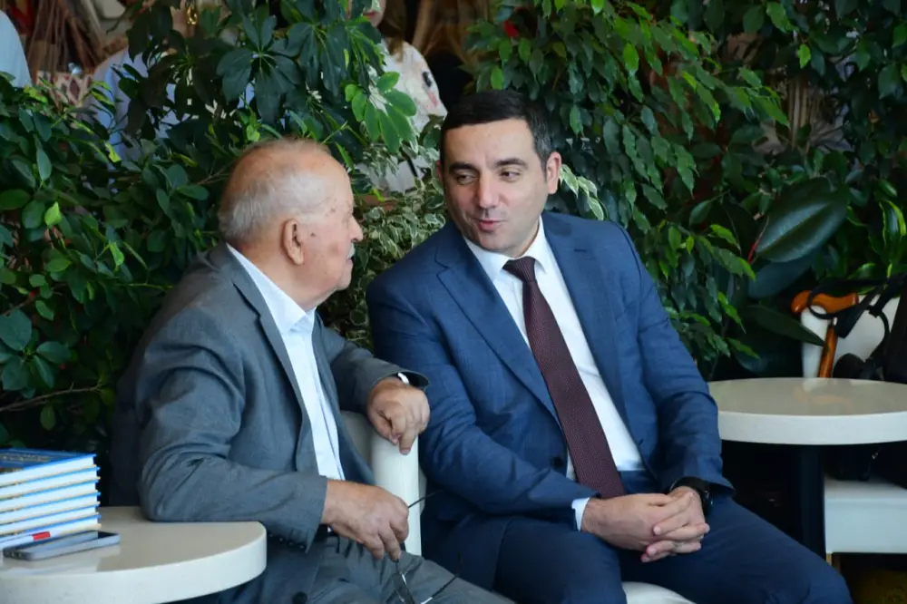 Bilik Günündə “Əyləncəli geologiya” kitabı təqdim olundu