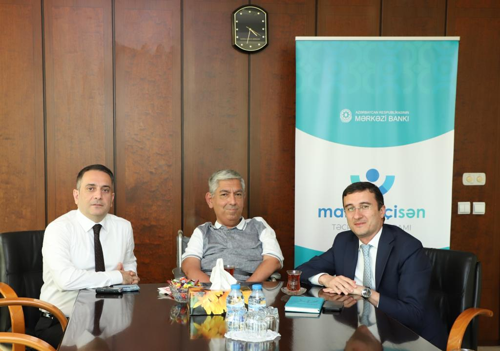 “Amerikadan qayıdıb evimizin blokunda düşəndə məni ağlamaq tutdu” 