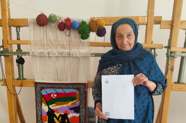İş imkanı yaranarsa, xalçaçılıq üzrə çalışmaq istərdim  