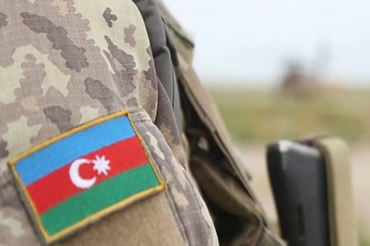Magistratura və doktoranturanı bitirmiş zabitlərin hərbi rütbədə olma müddəti azaldılacaq