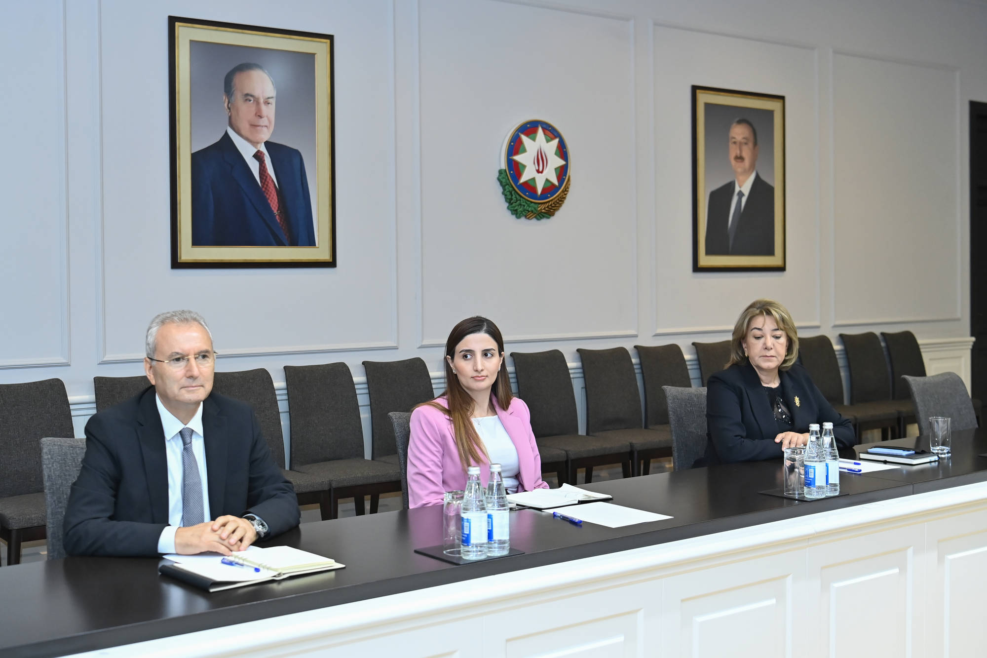 Nazirliyin əməkdaşlarına dövlət təltifləri təqdim edilib