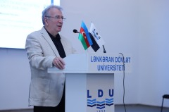 Dünyaşöhrətli alim LDU-da elmi seminar keçib