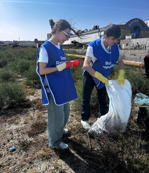 UNEC kollektivi ekoloji aksiyada iştirak edib