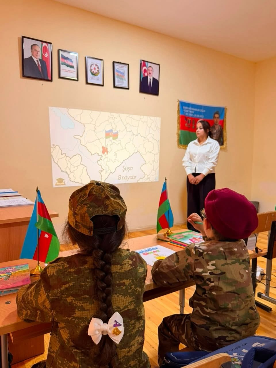 Məktəblərdə Vətən müharibəsi şəhidlərinin xatirəsi yad edilib