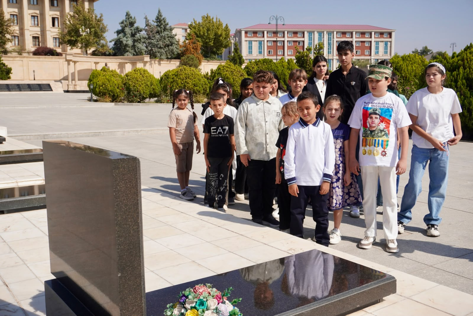 Xüsusi kateqoriyadan olan uşaqlar şəhid Elcan Balabəylinin ailəsini ziyarət ediblər  