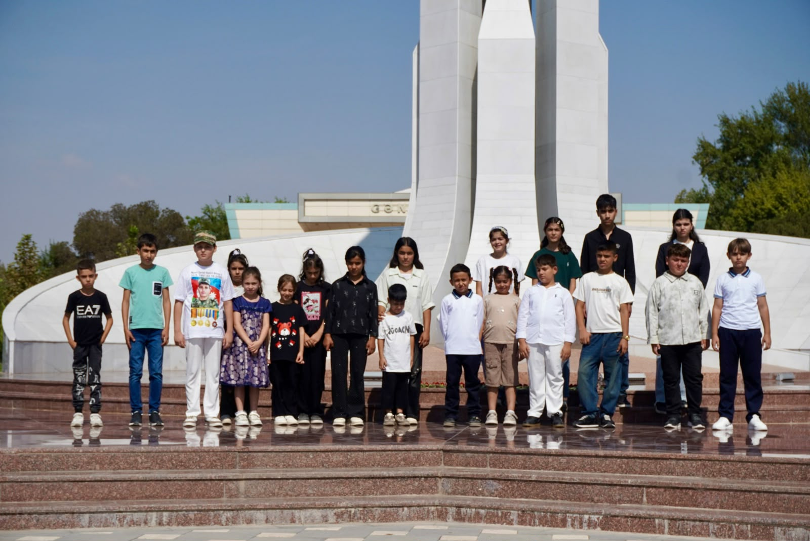Xüsusi kateqoriyadan olan uşaqlar şəhid Elcan Balabəylinin ailəsini ziyarət ediblər  