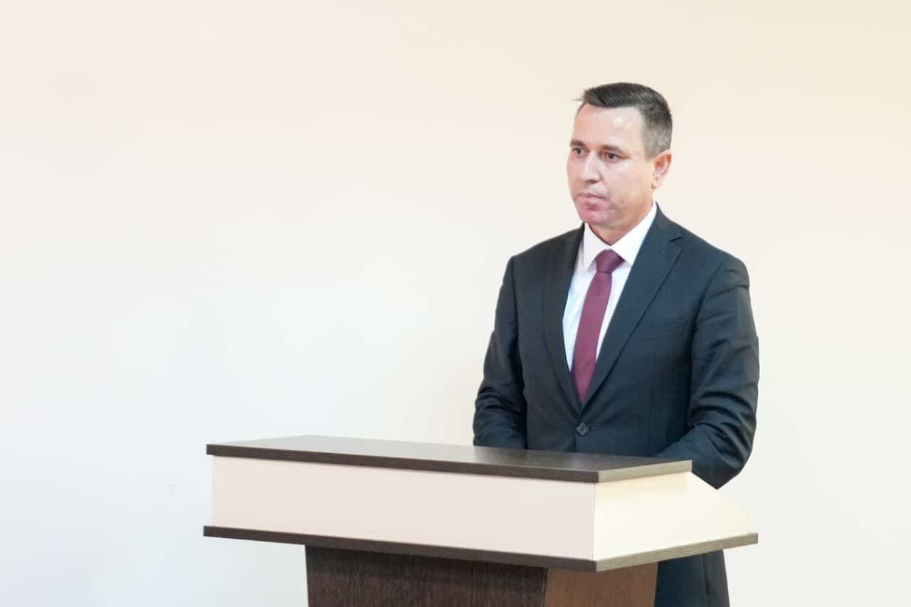 Naxçıvan Muxtar Respublikasının təhsil naziri kollektivə təqdim olunub