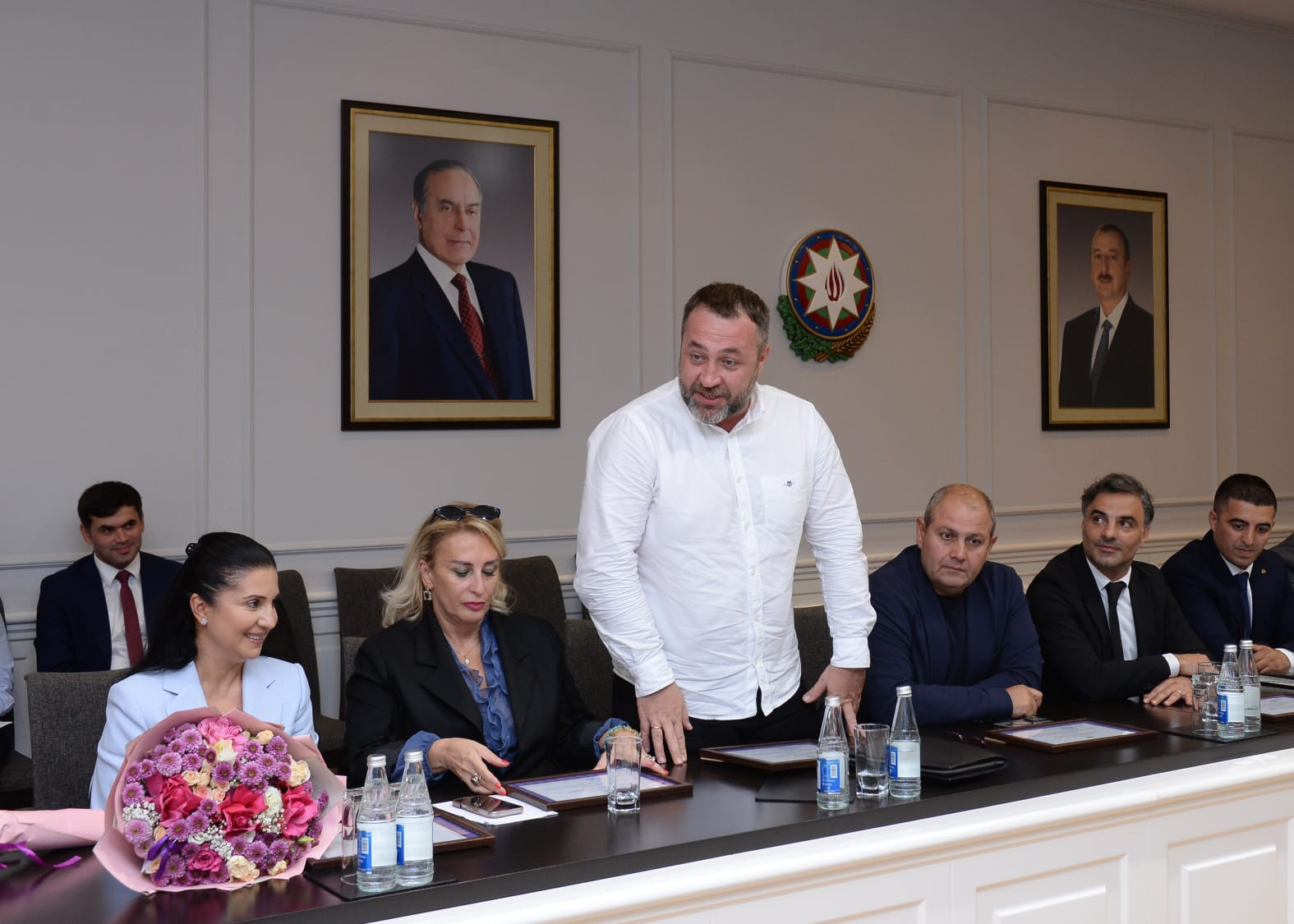 MRİO-nun fəal dəstəkçiləri təltif olunub
