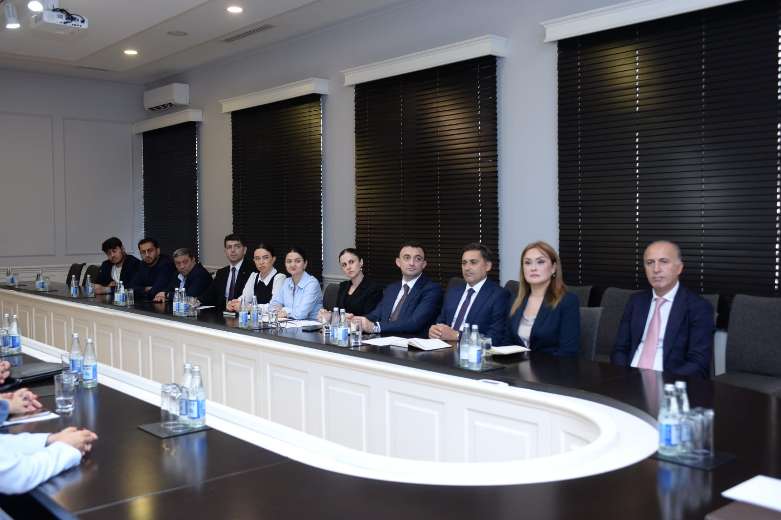 MRİO-nun fəal dəstəkçiləri təltif olunub