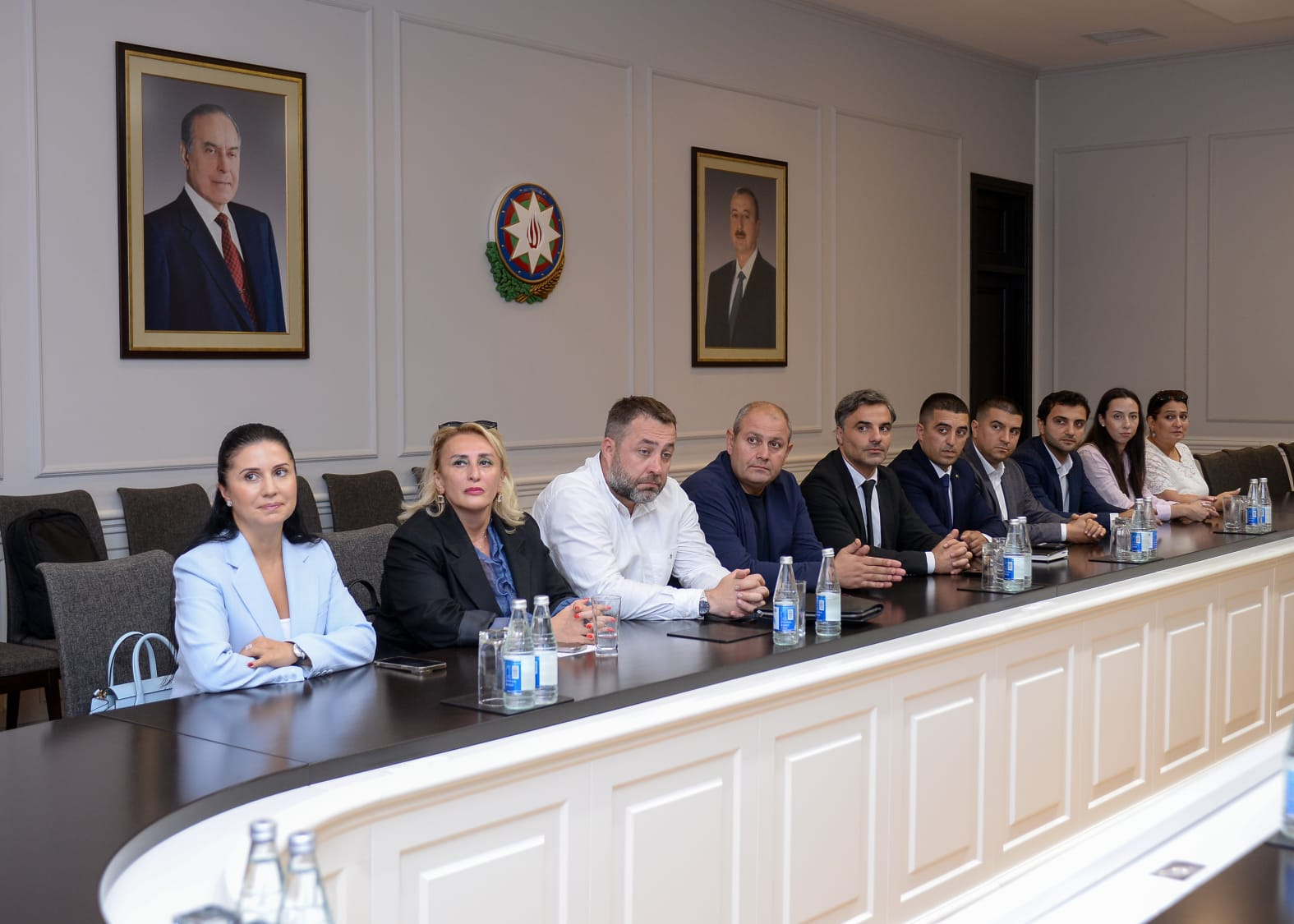 MRİO-nun fəal dəstəkçiləri təltif olunub