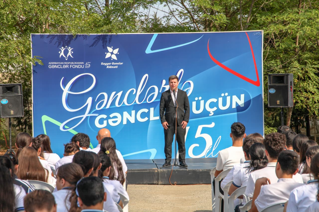 Səyyar Gənclər Xidməti Salyanda fəaliyyətinə davam edir