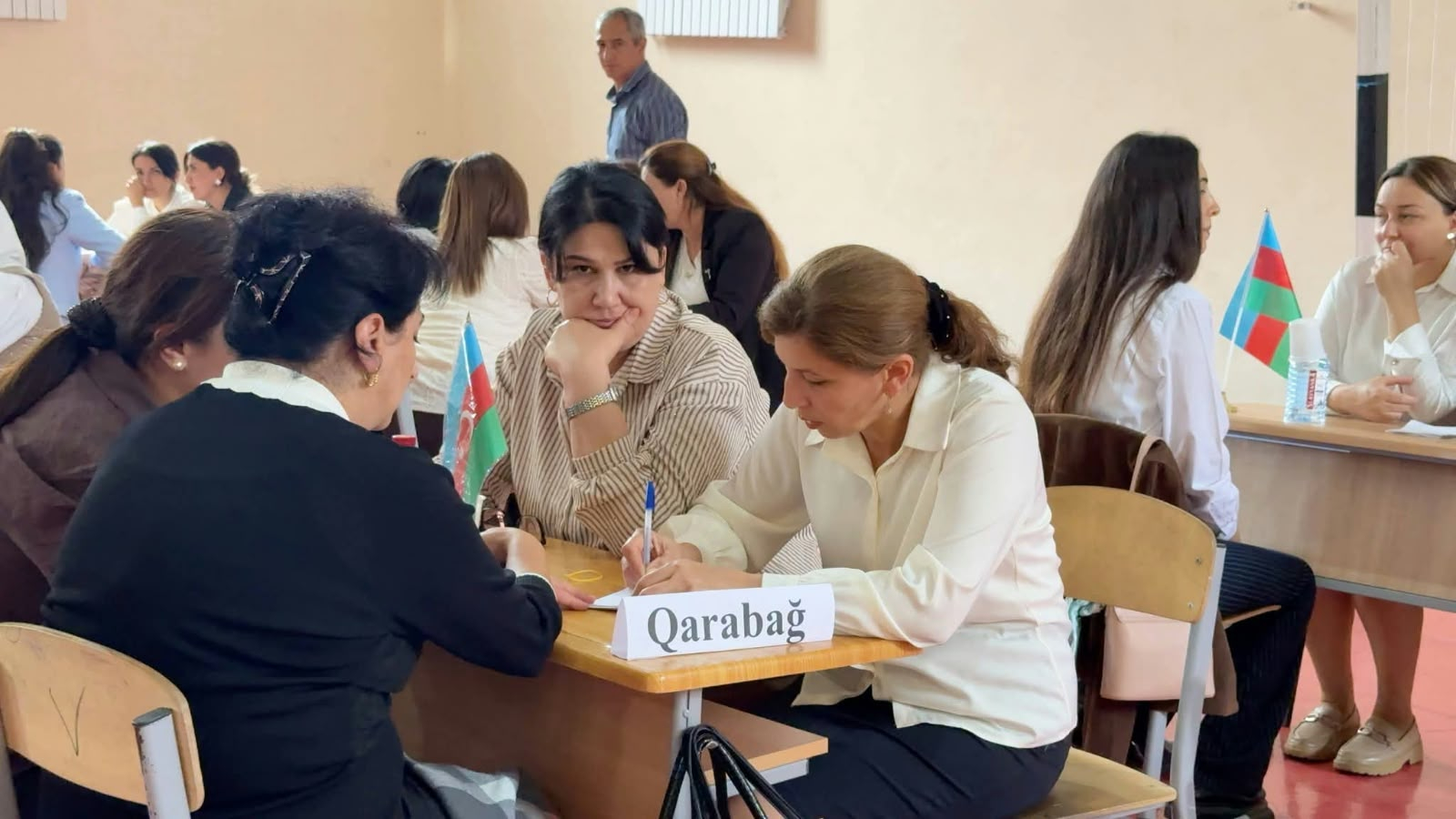 Müəllimlər arasında “Zəka memarı” intellektual yarışı keçirilib