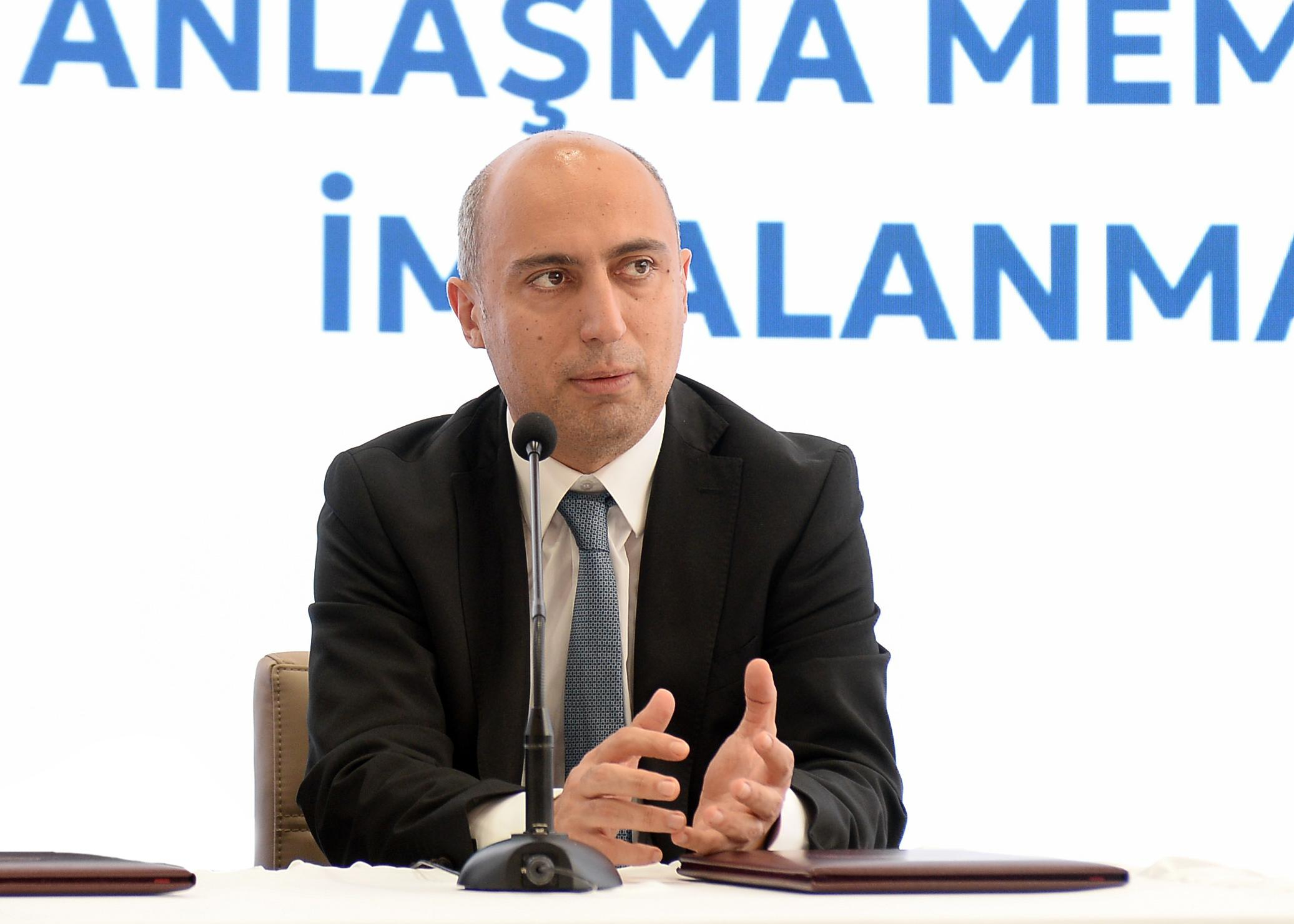 Emin Əmrullayev: Elm və təhsil bütün sahələrdə inkişafın dayağıdır