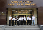 Gələcəyin qrafik dizaynerləri müəllimlərini ilk əl işləri ilə təbrik ediblər 