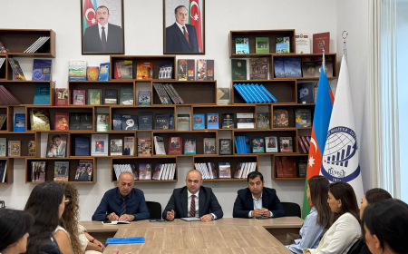 "Tələbə olsaydıq, öz dərsimizdə oturmaq istəyərdikmi?" mövzusunda müzakirə aparılıb