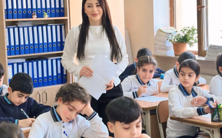 Məktəbli forması ilə bağlı müzakirələr uşaqlarda psixoloji gərginlik yaratmamalıdır