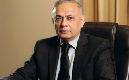 Natiq Əliyev: Vahid məktəbli geyimi ətrafındakı təxribatlara uymamalıyıq