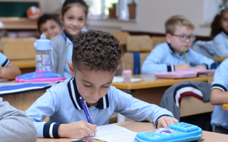 Məktəblərdə bir şagirdə düşən illik təhsil xərcləri təsdiqlənib 