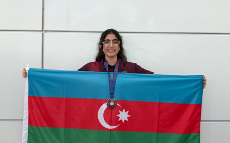 Hər şey bir müəllimin diqqəti ilə başladı