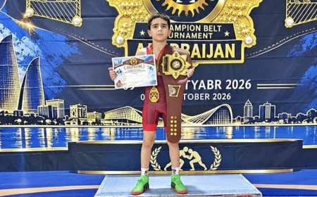 Gəncə məktəblisi sərbəst güləş üzrə qalib olub