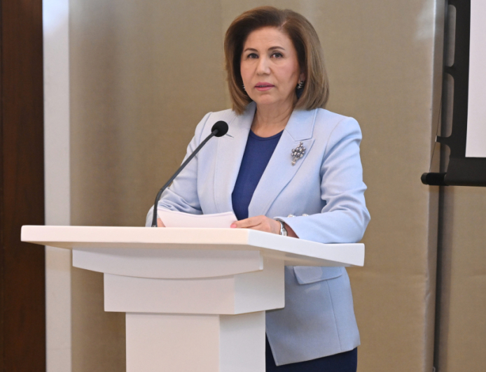 Uşaqların geyimini zərərli mübahisəyə çevirmək cəhdləri var