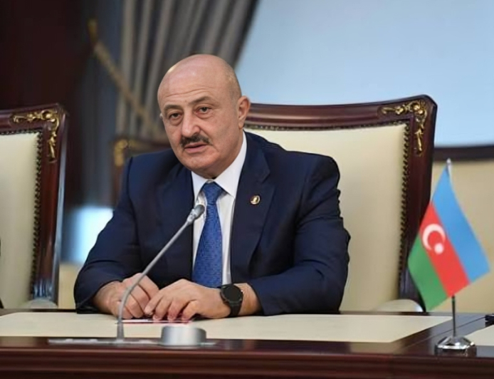 Məktəb geyimi ilə bağlı tələblərə hər kəs əməl etməlidir -Deputat