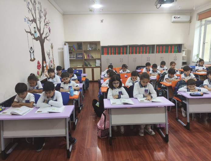 Məktəbdə bərabərlik mənzərəsi: Geyimlər eyni, xəyallar fərqli - REPORTAJ