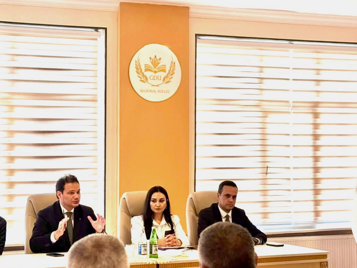 Gəncə Regional Kollecinin yeni direktoru kollektivə təqdim olunub