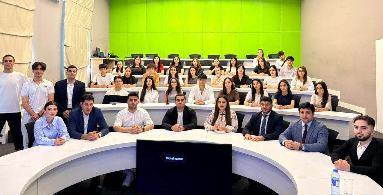 Gənc tədqiqatçıların kibertəhlükəsizlik layihələri ADNSU-da nümayiş etdirilib