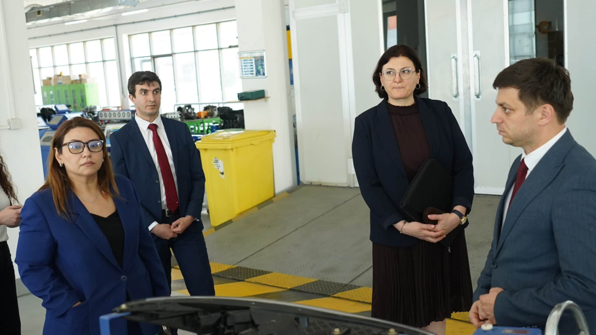Peşə təhsili alan gənclər üçün beynəlxalq karyera imkanları müzakirə olunub