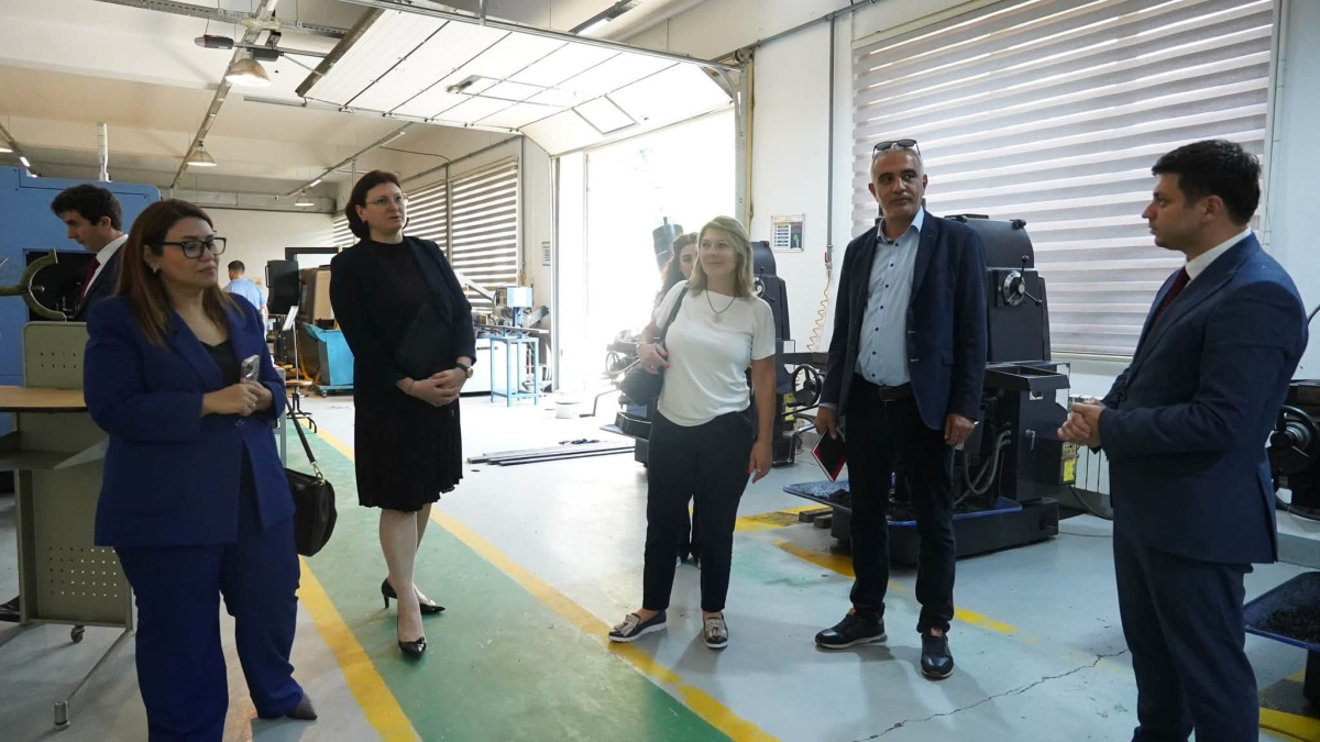 Peşə təhsili alan gənclər üçün beynəlxalq karyera imkanları müzakirə olunub