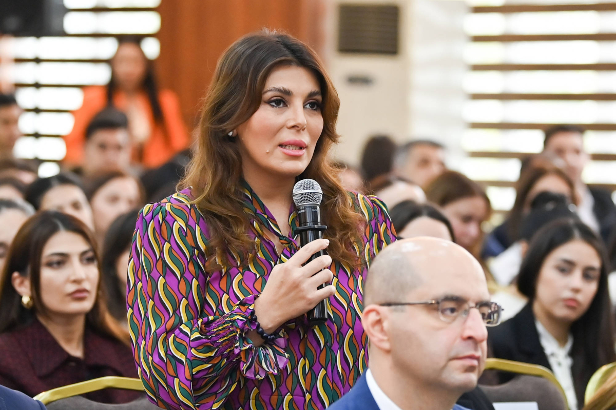 Bahar Muradova “Danışır təcrübə” layihəsinin qonağı olub
