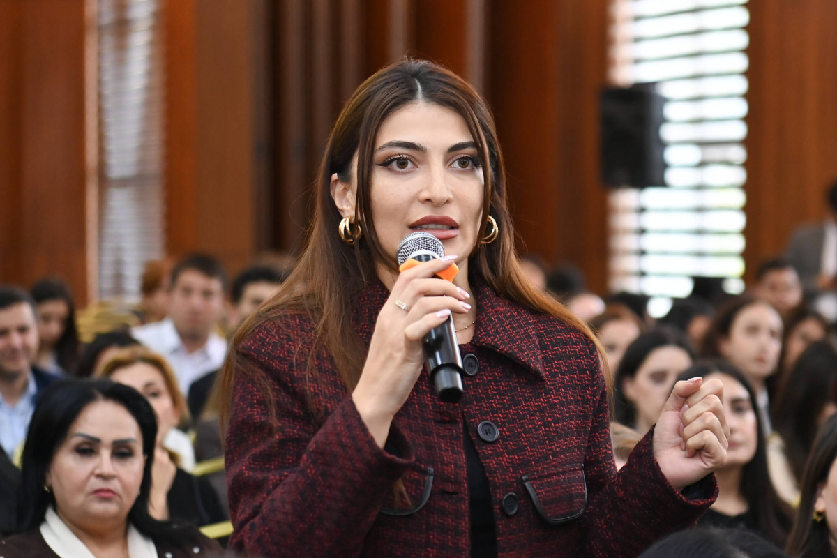 Bahar Muradova “Danışır təcrübə” layihəsinin qonağı olub
