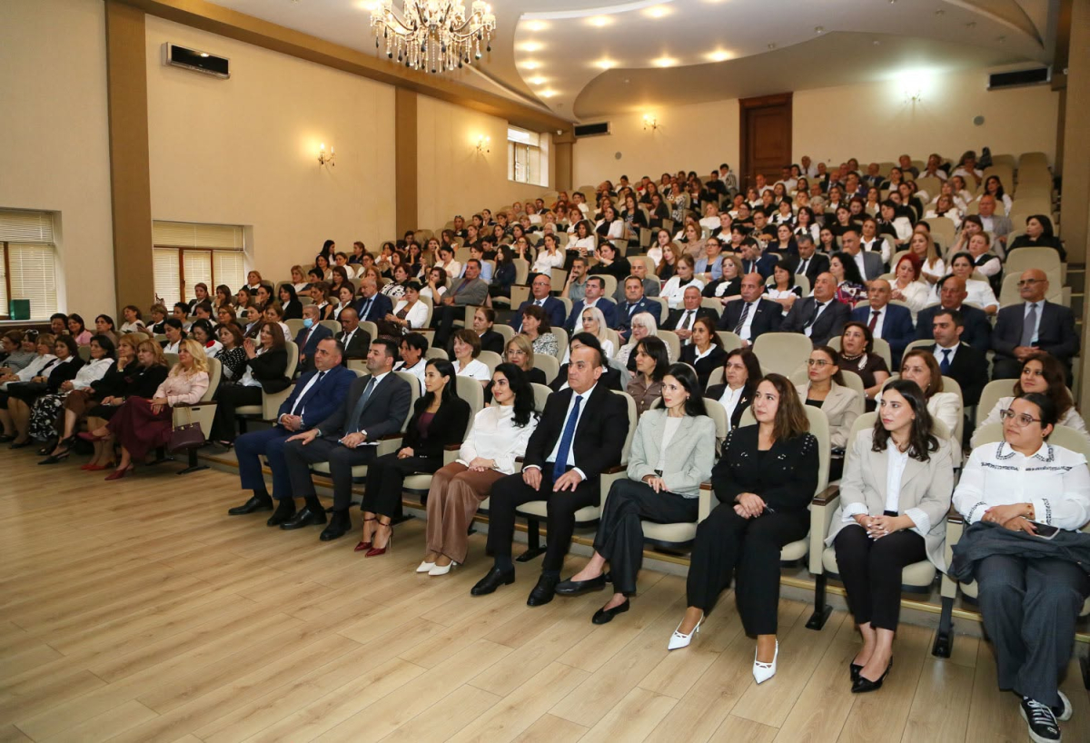 Təhsil işçilərinə təltiflər təqdim edilib