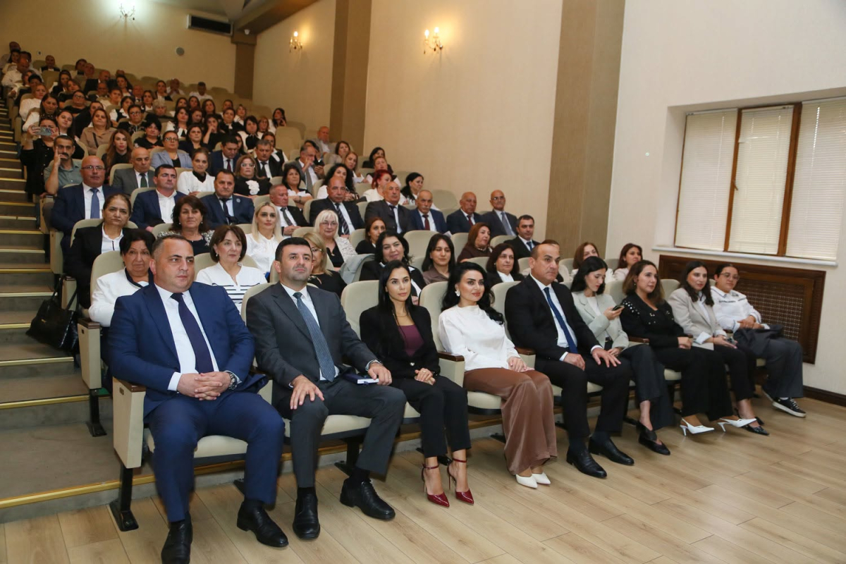 Təhsil işçilərinə təltiflər təqdim edilib