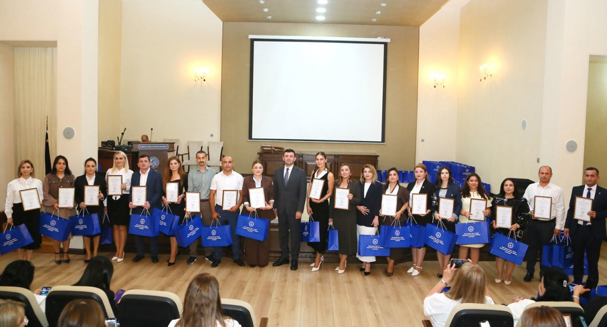 Təhsil işçilərinə təltiflər təqdim edilib