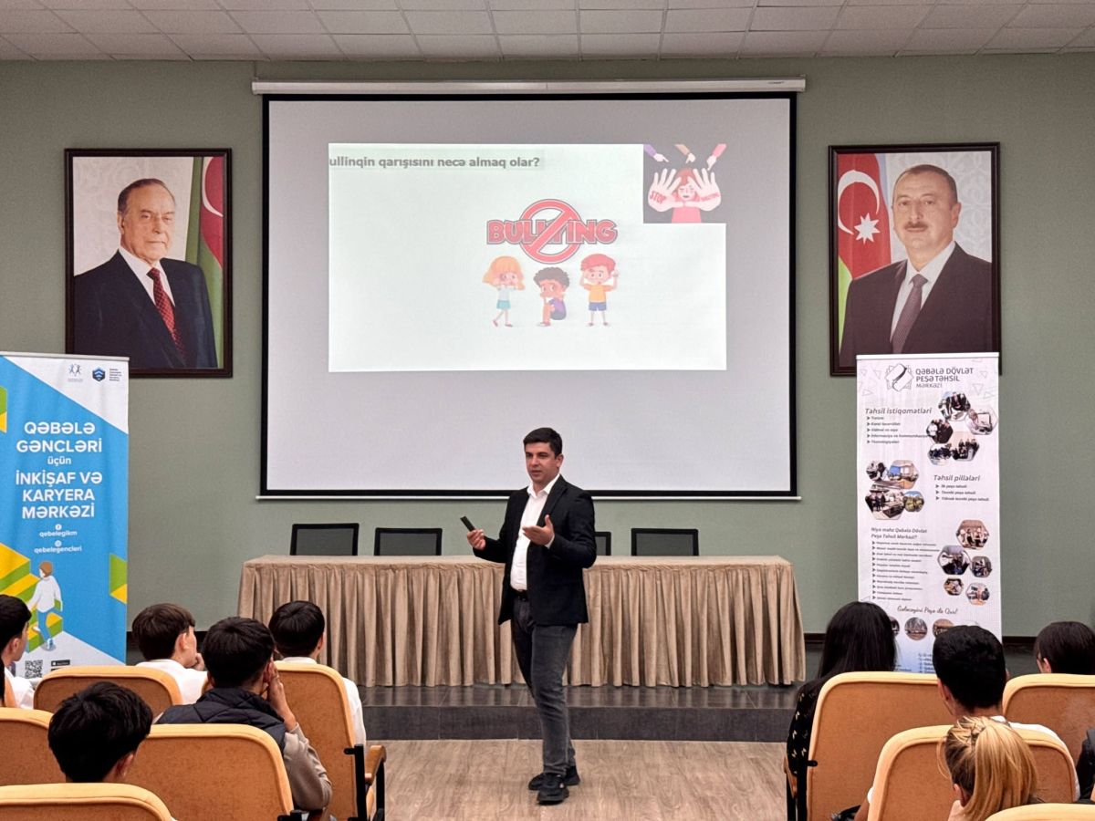 Qəbələdə tələbələrə bullinq mövzusunda maarifləndirici təlim keçirilib