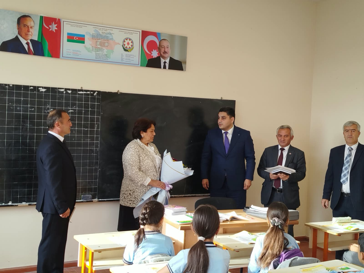 Azad edilən torpaqlarda çalışan müəllimlərlə görüşlər keçirilib