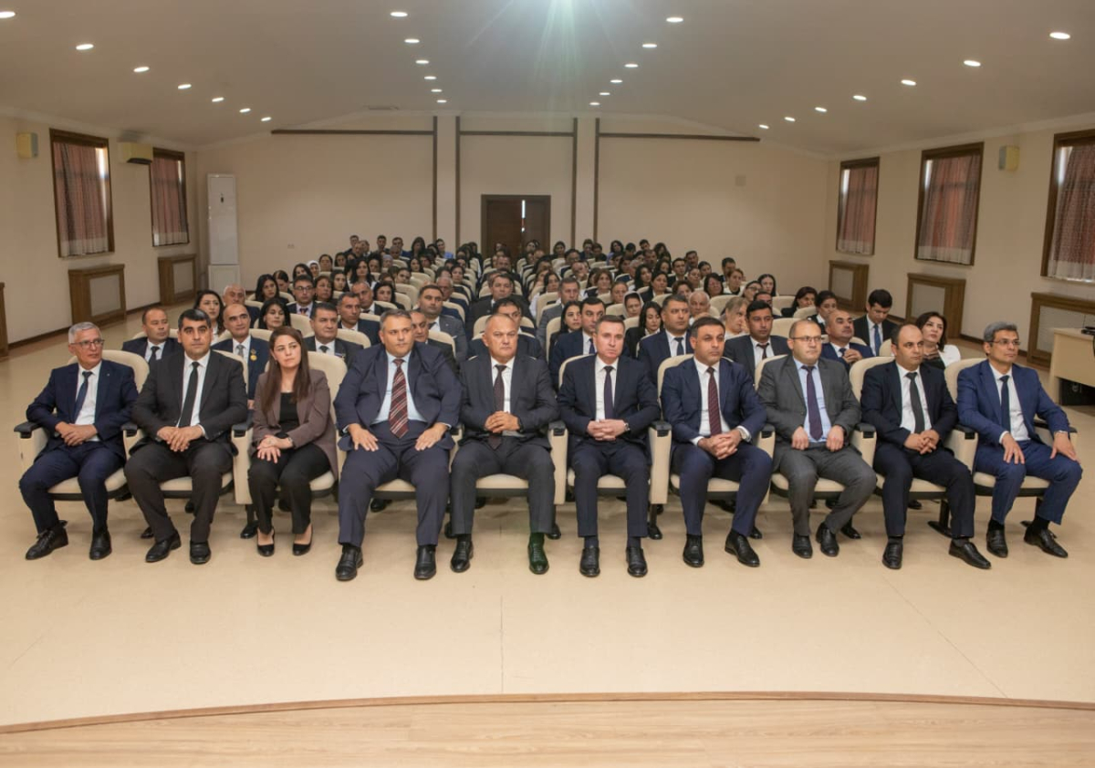 Naxçıvanda fərqlənən müəllimlər təltif ediliblər
