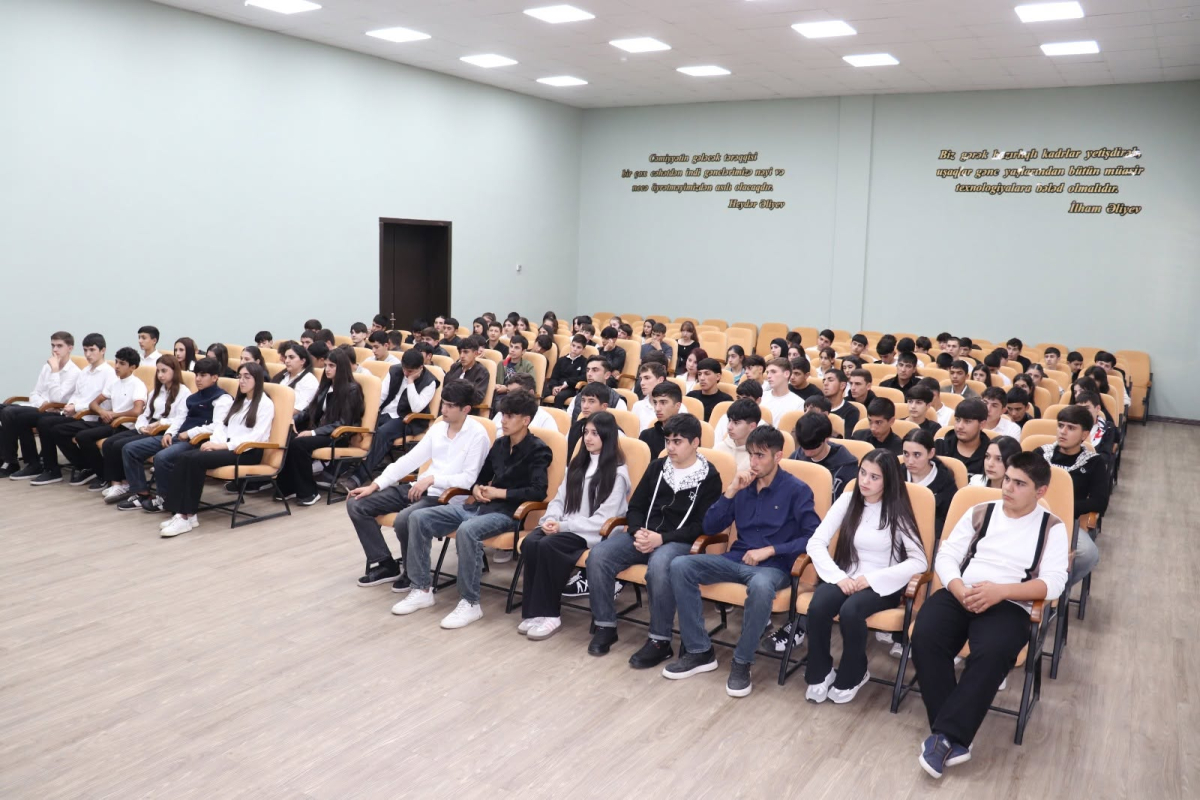 Qəbələdə yeni tələbələrlə məlumatlandırma görüşləri keçirilib