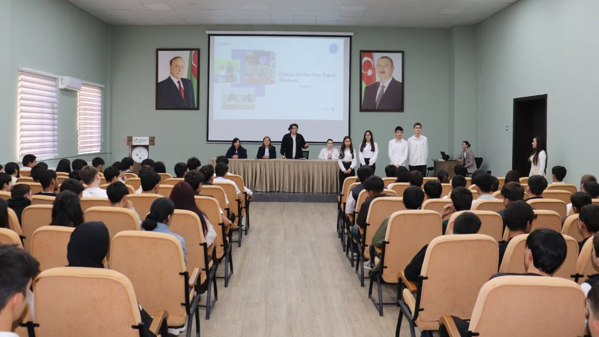 Qəbələdə yeni tələbələrlə məlumatlandırma görüşləri keçirilib