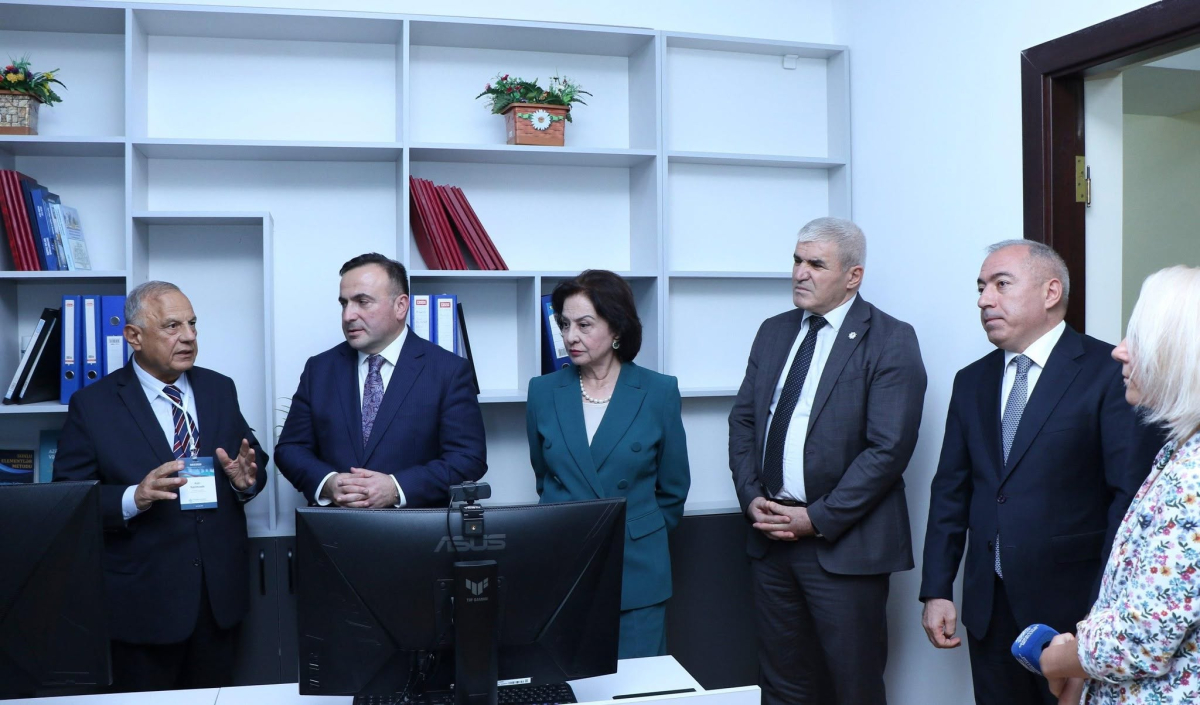 Dünyanın tanınmış zəlzələ mühəndisləri AzMİU-da bir araya gəlib