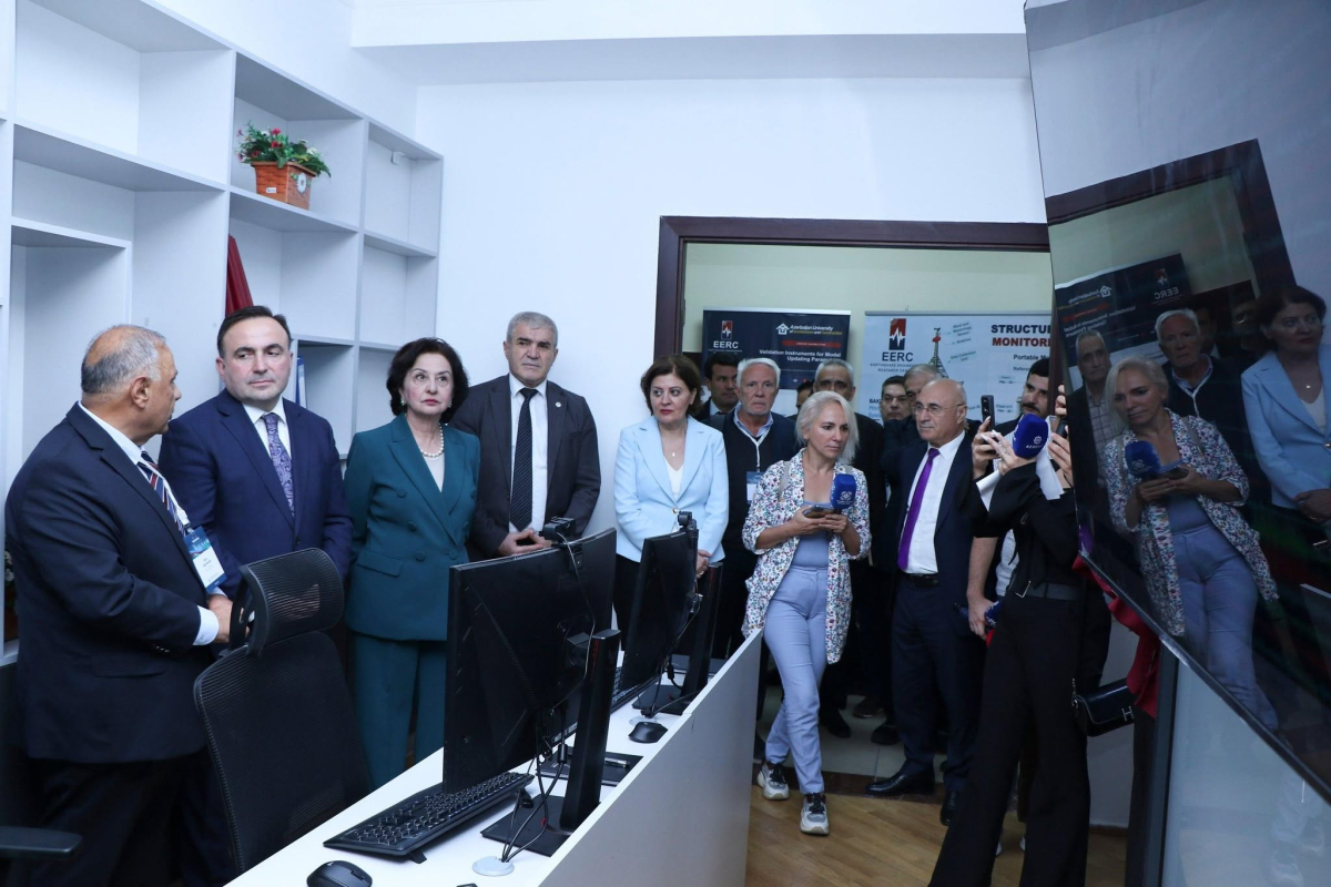 Dünyanın tanınmış zəlzələ mühəndisləri AzMİU-da bir araya gəlib