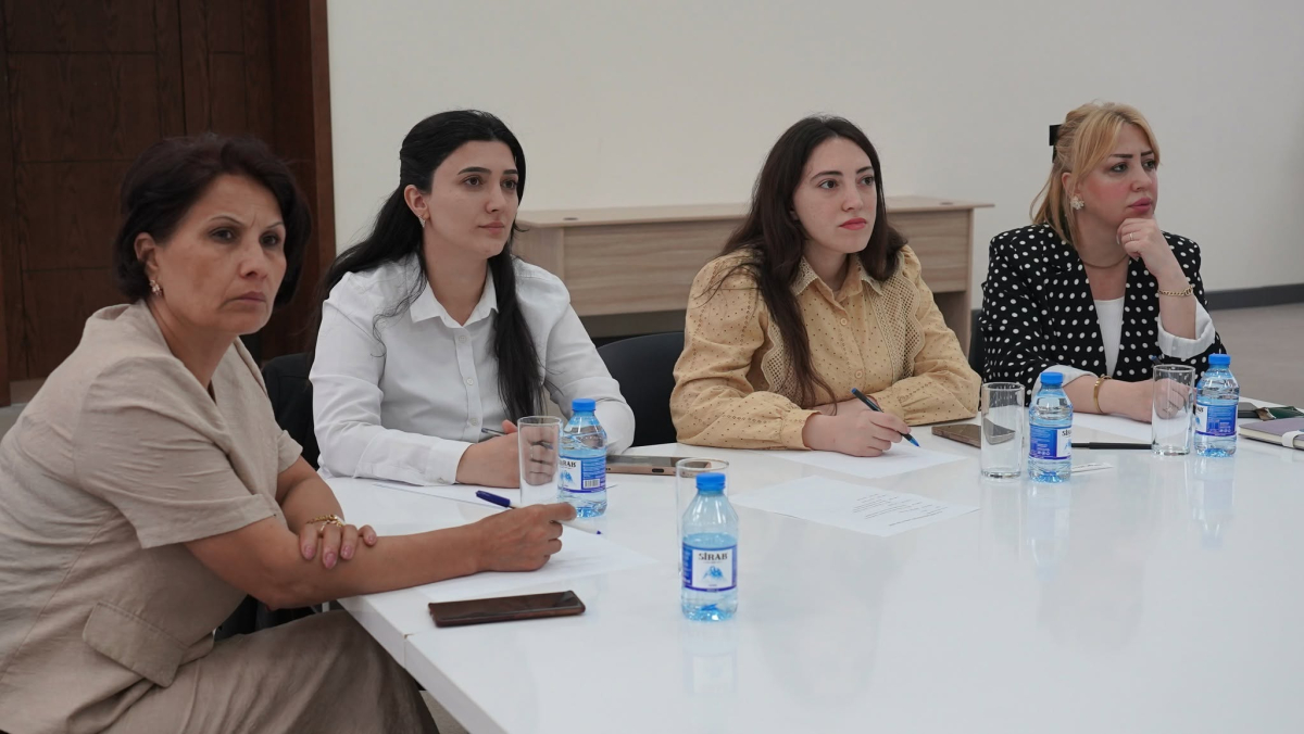 Peşə təhsili müəssisələrinin psixoloq və direktor müavinləri üçün təlimlər keçirilib