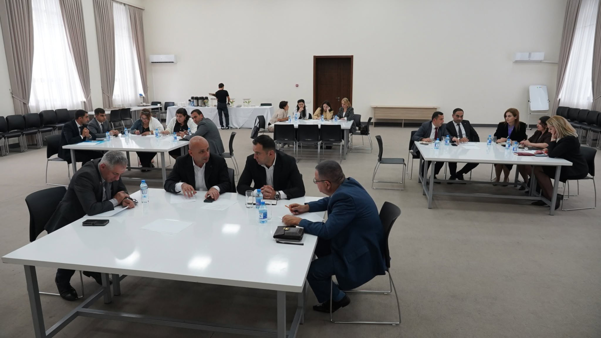 Peşə təhsili müəssisələrinin psixoloq və direktor müavinləri üçün təlimlər keçirilib