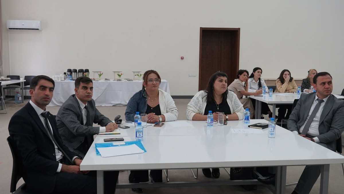 Peşə təhsili müəssisələrinin psixoloq və direktor müavinləri üçün təlimlər keçirilib