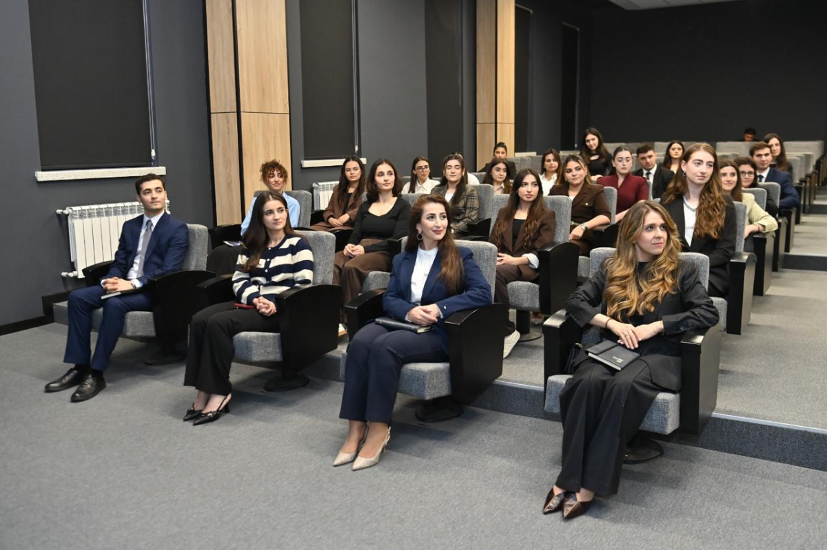 Nazir müavini Firudin Qurbanov “Maarifçi”lərlə görüşüb