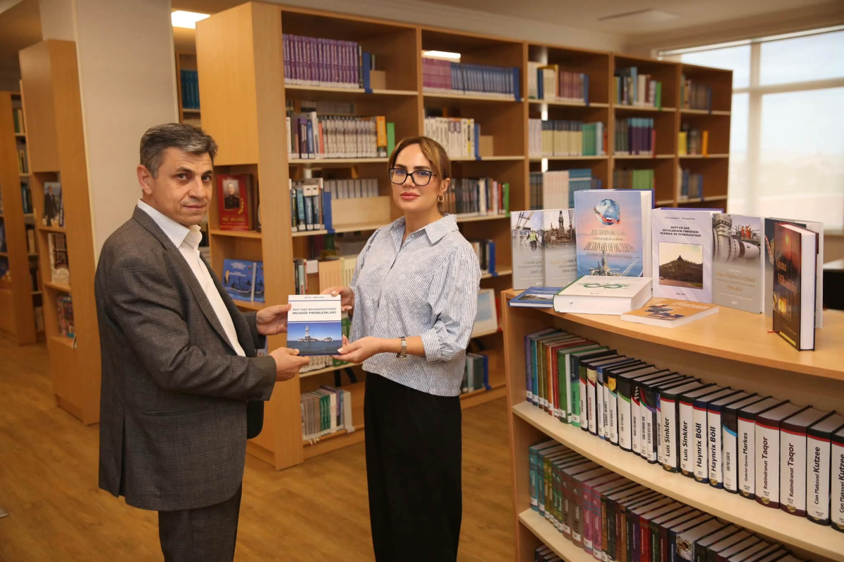 BANM Şirvan Peşə Liseyinə dərs vəsaitləri hədiyyə edib