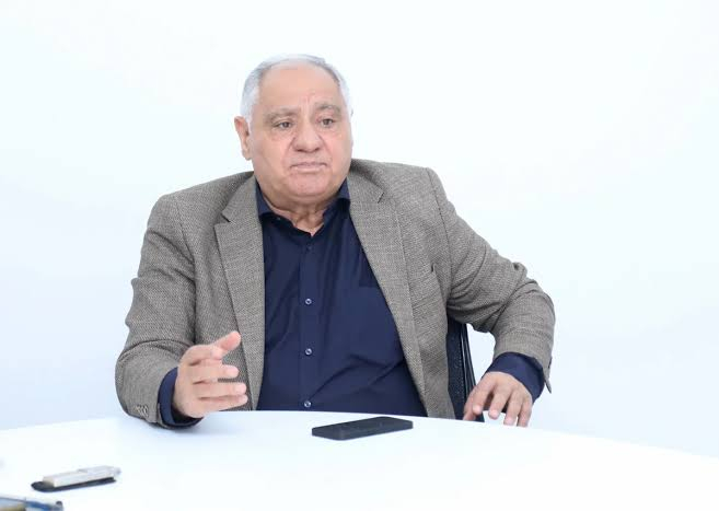 Vahid məktəbli geyiminin lazımlılığını insanların beyninə yeritməliyik – Qulu Məhərrəmli