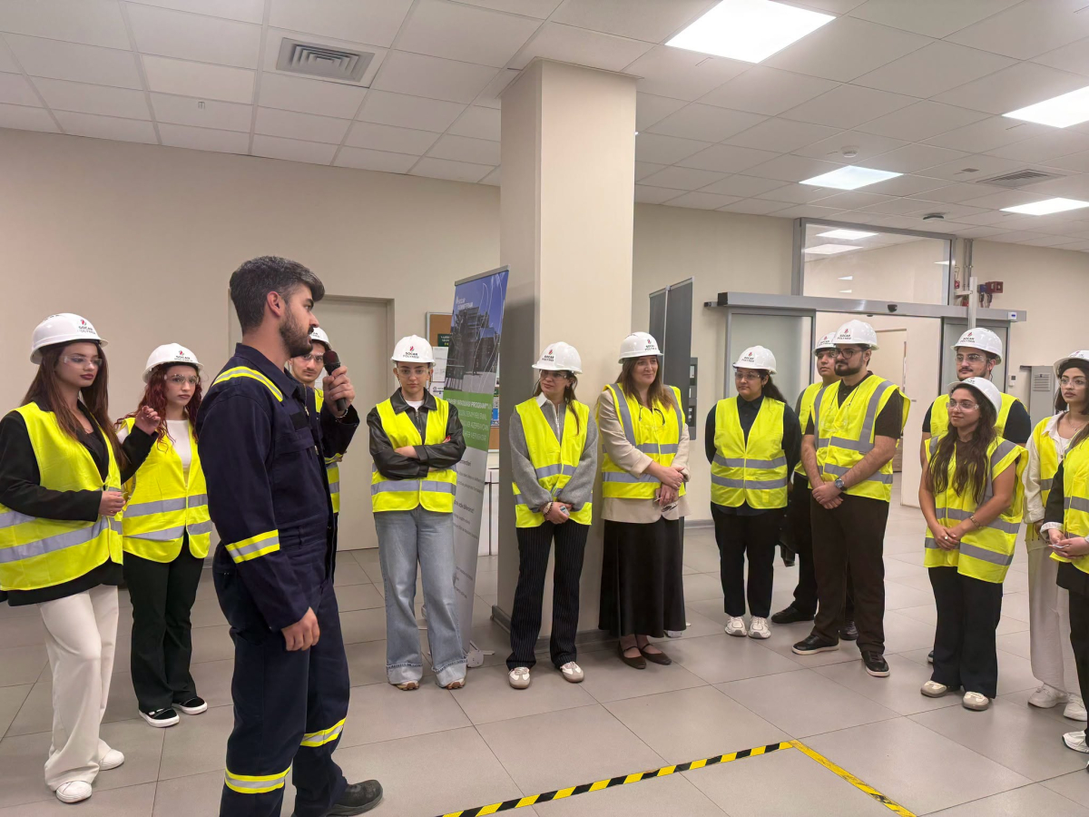 ADNSU tələbələri istehsalat prosesini real mühitdə öyrəniblər